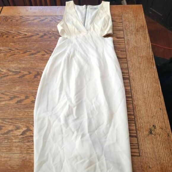 ALICE & OLIVIA RIKI CUTOUT WHITE SHEATH DRESS sz 2 - Picture 2 of 6